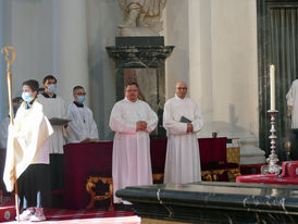 Diakonenweihe im Fuldaer Dom (Foto: Karl-Franz Thiede)